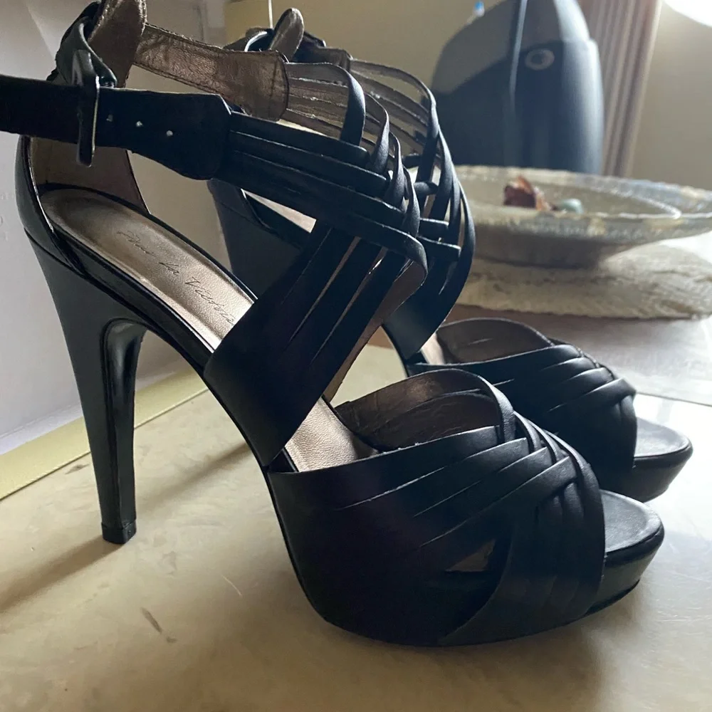 Por La Victoire Leather, black, 4 inch heel with platform. - Picture 1 of 5